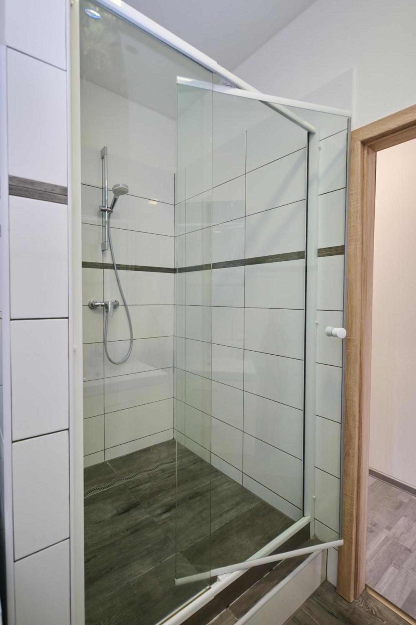 Central Apartments Мартин Экстерьер фото