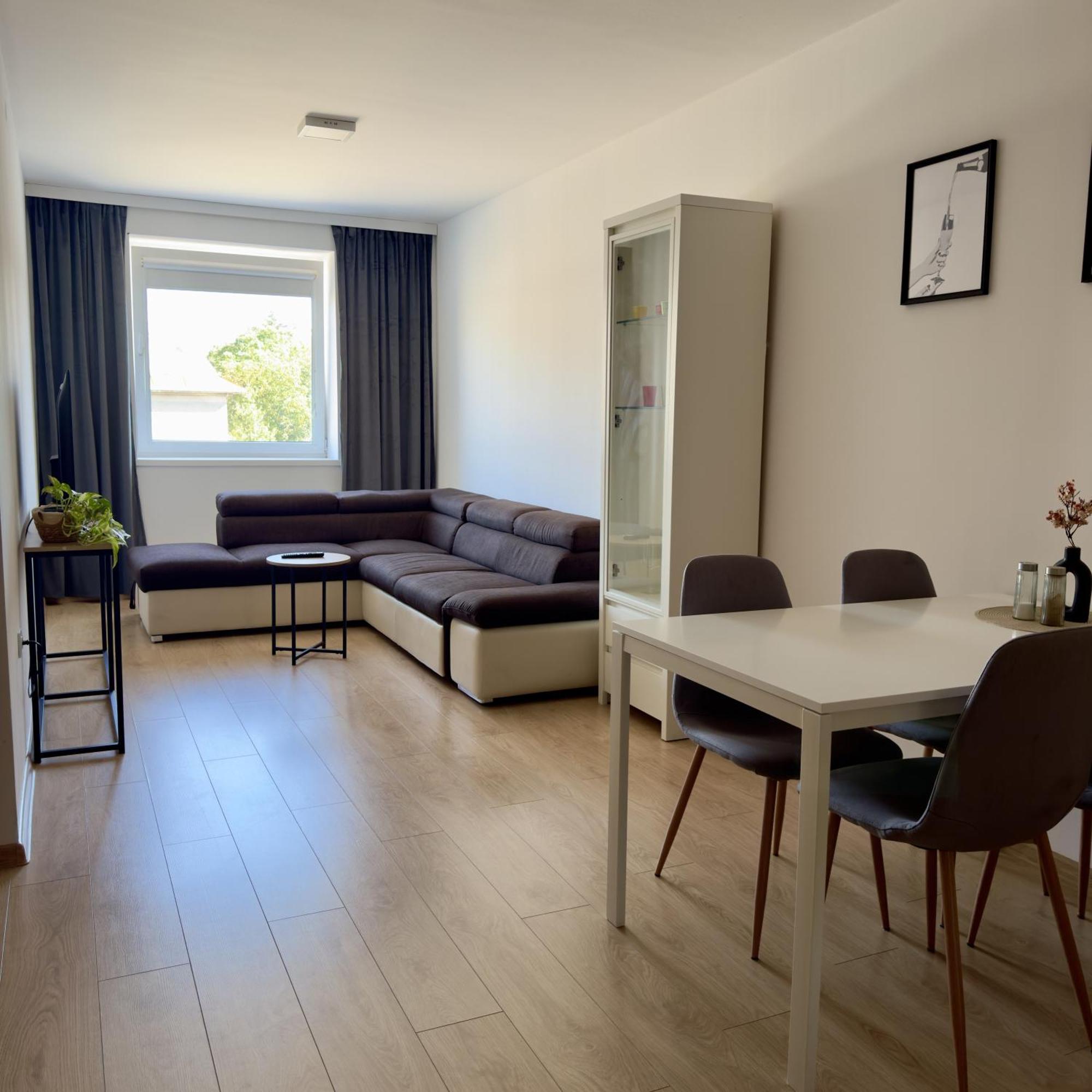 Central Apartments Мартин Экстерьер фото