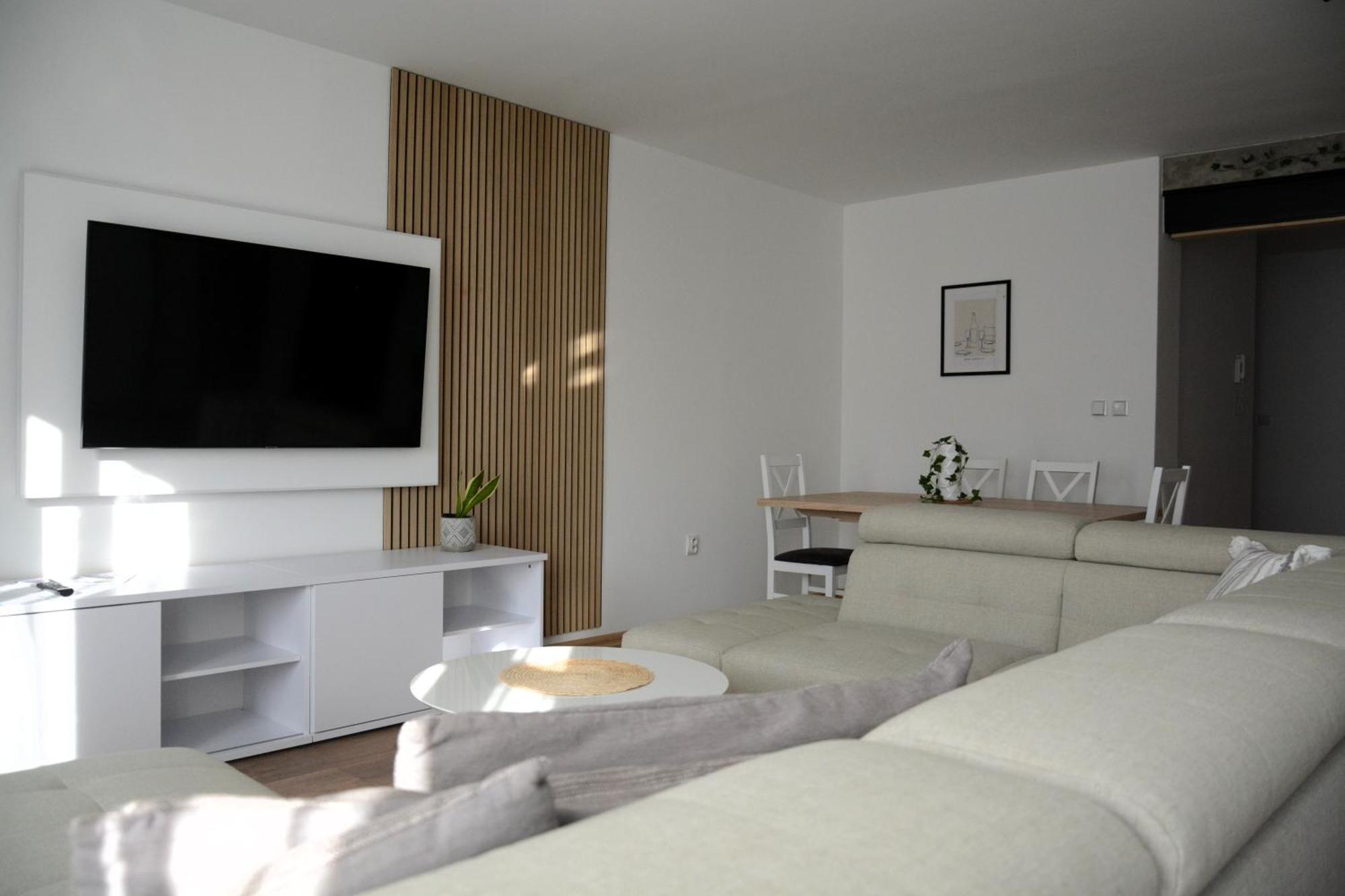Central Apartments Мартин Экстерьер фото
