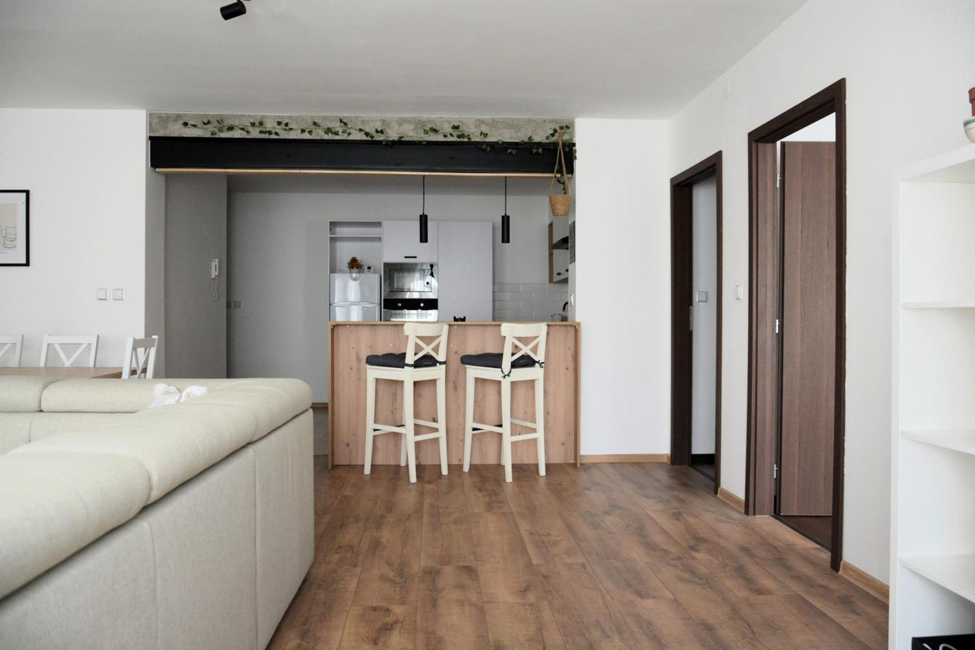 Central Apartments Мартин Экстерьер фото